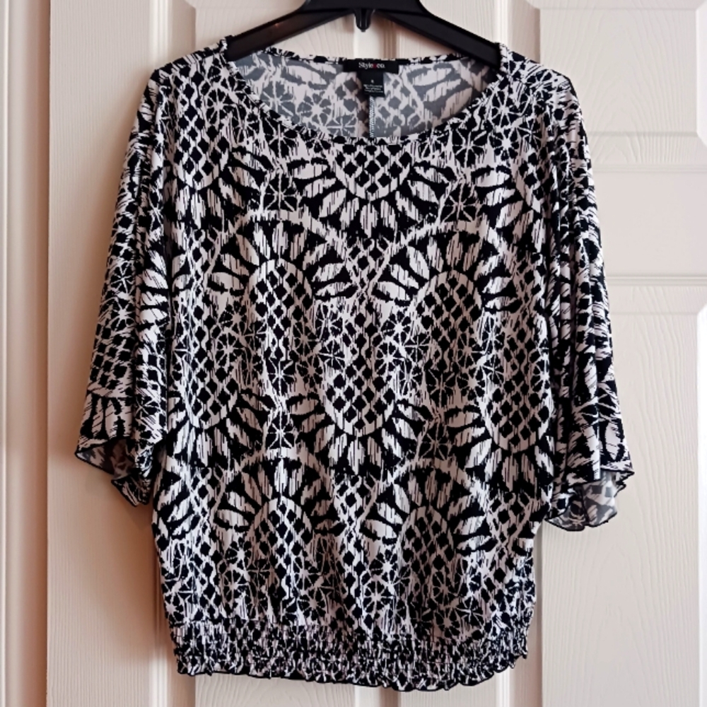 Black and White Patterned Women's Top